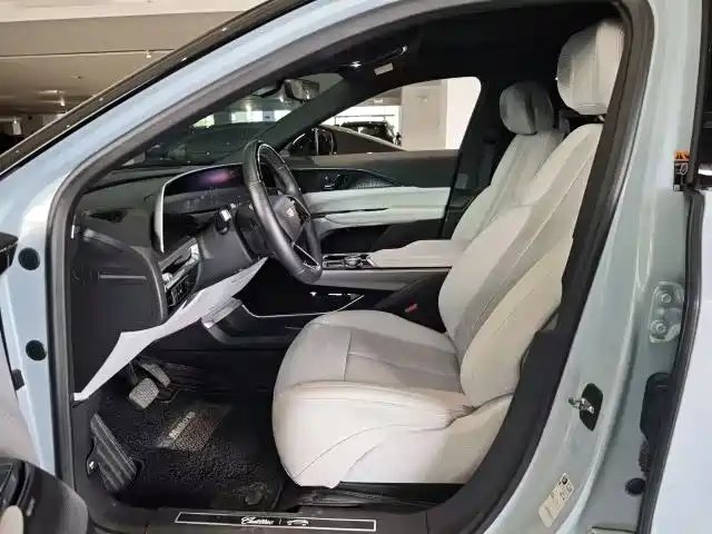 Cadillac IQ Rui Ge 2022 RWD Long Range Luxury Edition фото 4
