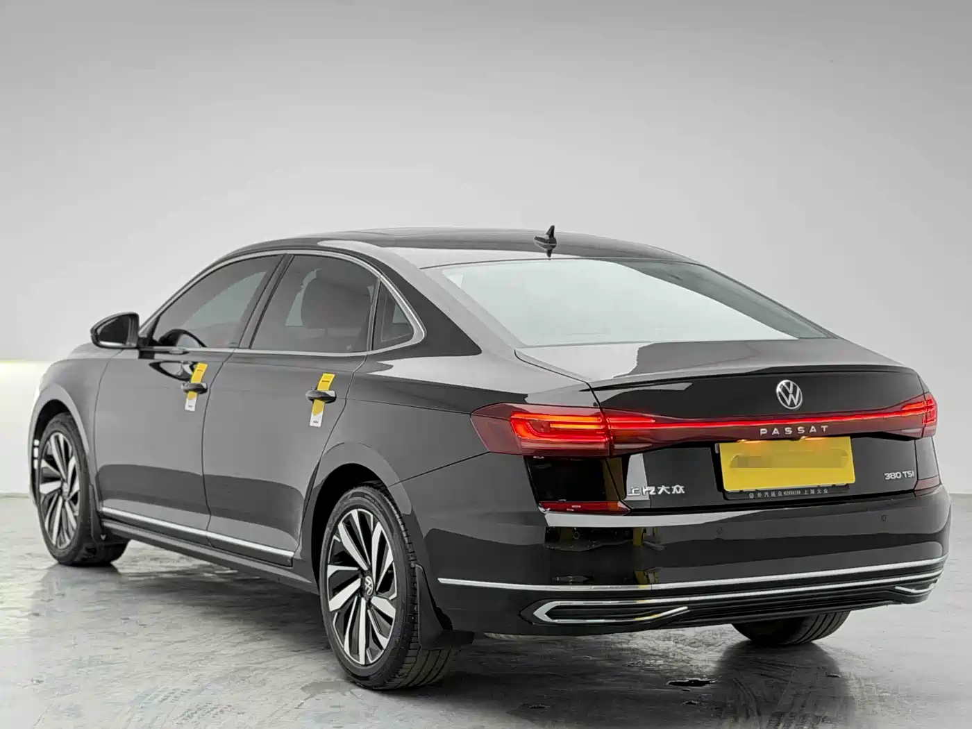 Volkswagen Passat 2024 380TSI Elite Edition фото 4