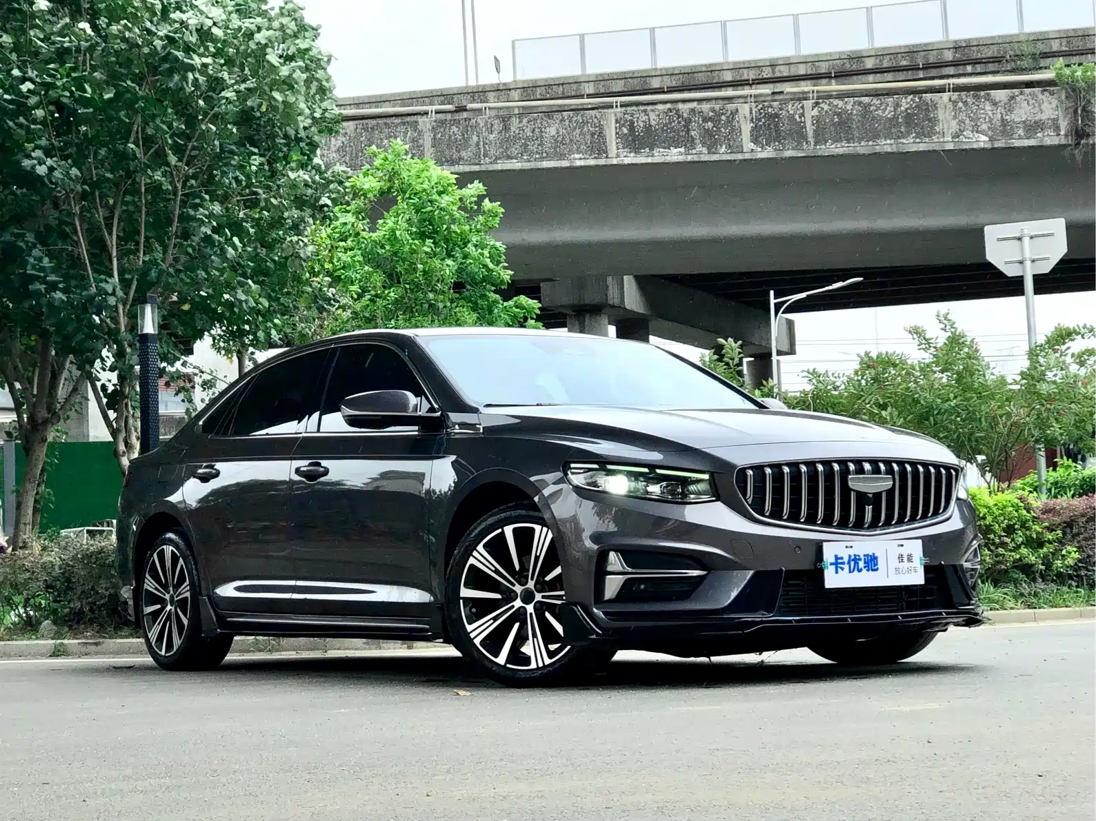 Фото 6 - Geely Preface