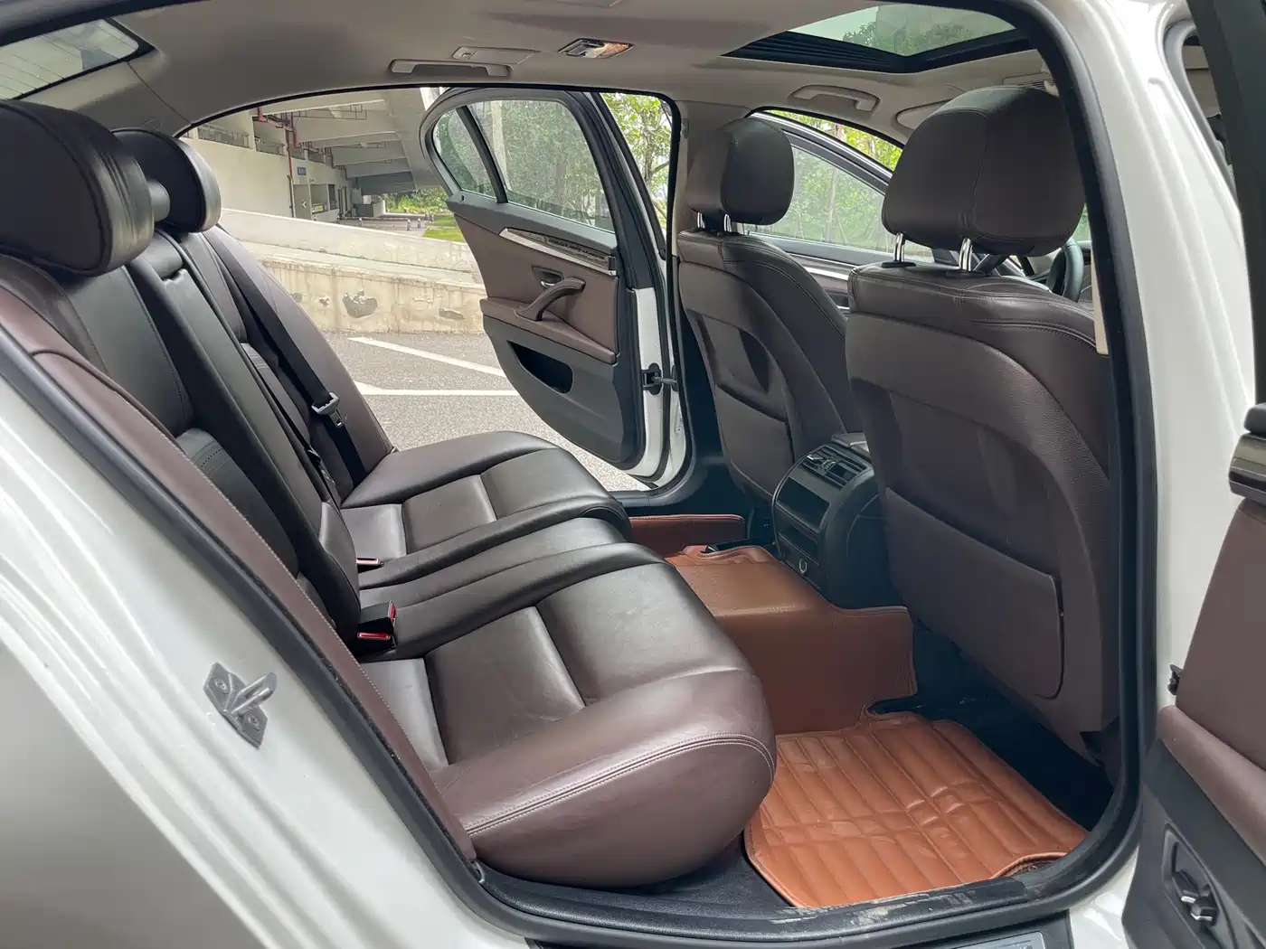 BMW 5 Series 2014 525Li Luxury Design Package фото 14