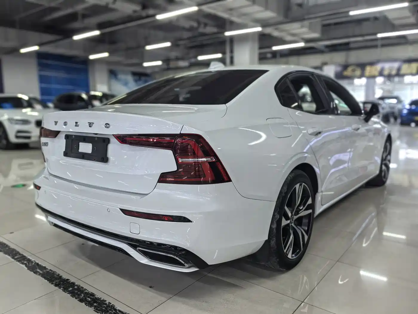 Фото 4 - Volvo S60