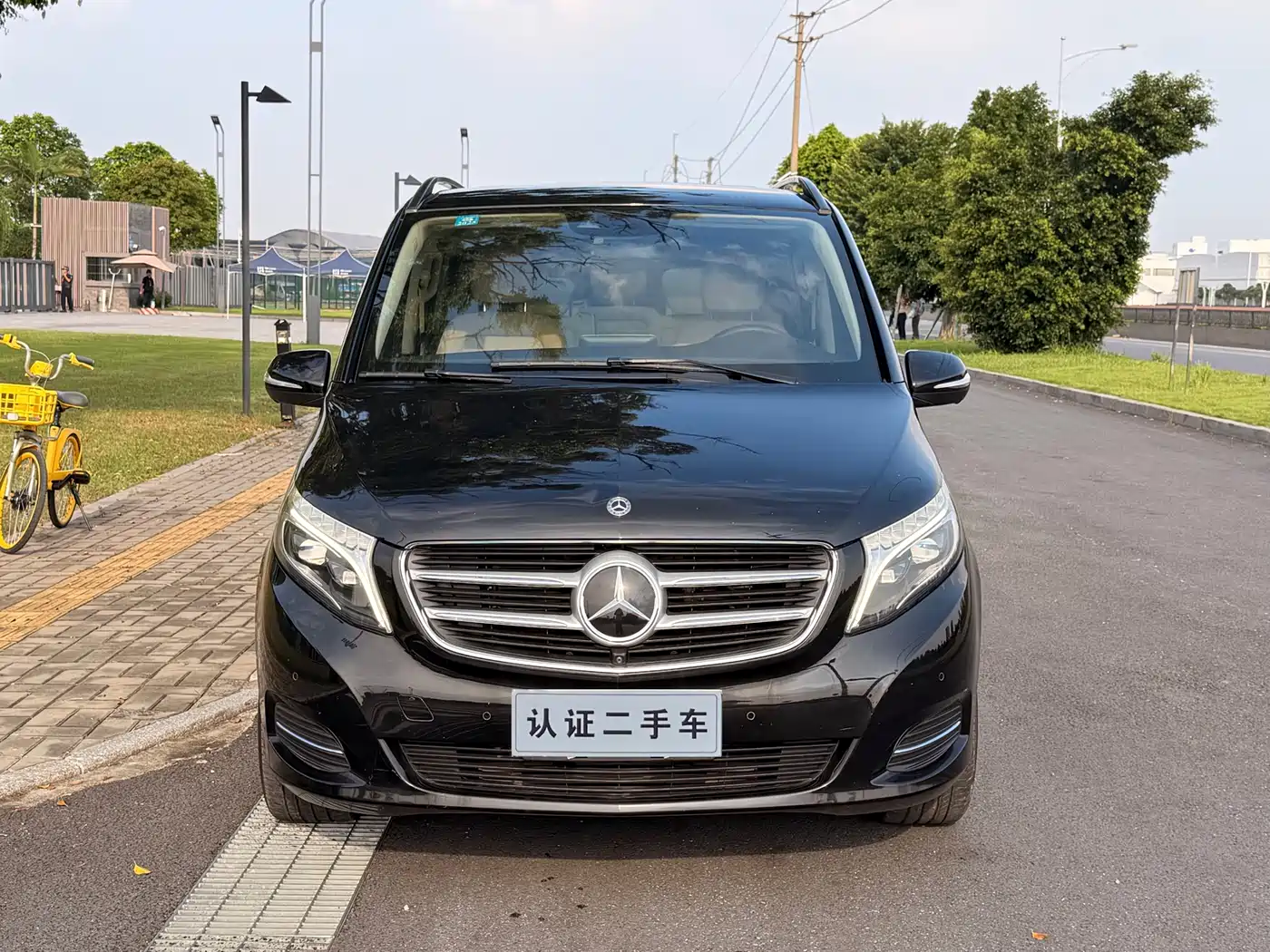Mercedes-Benz V-Class 2018 V 260 L Premium Long Wheelbase Edition China VI фото 2