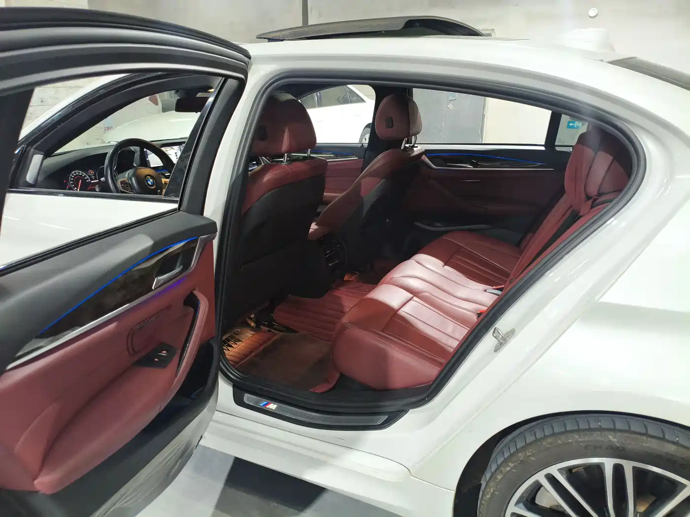 BMW 5 Series 2018 530Li Leading M Sport Package фото 10