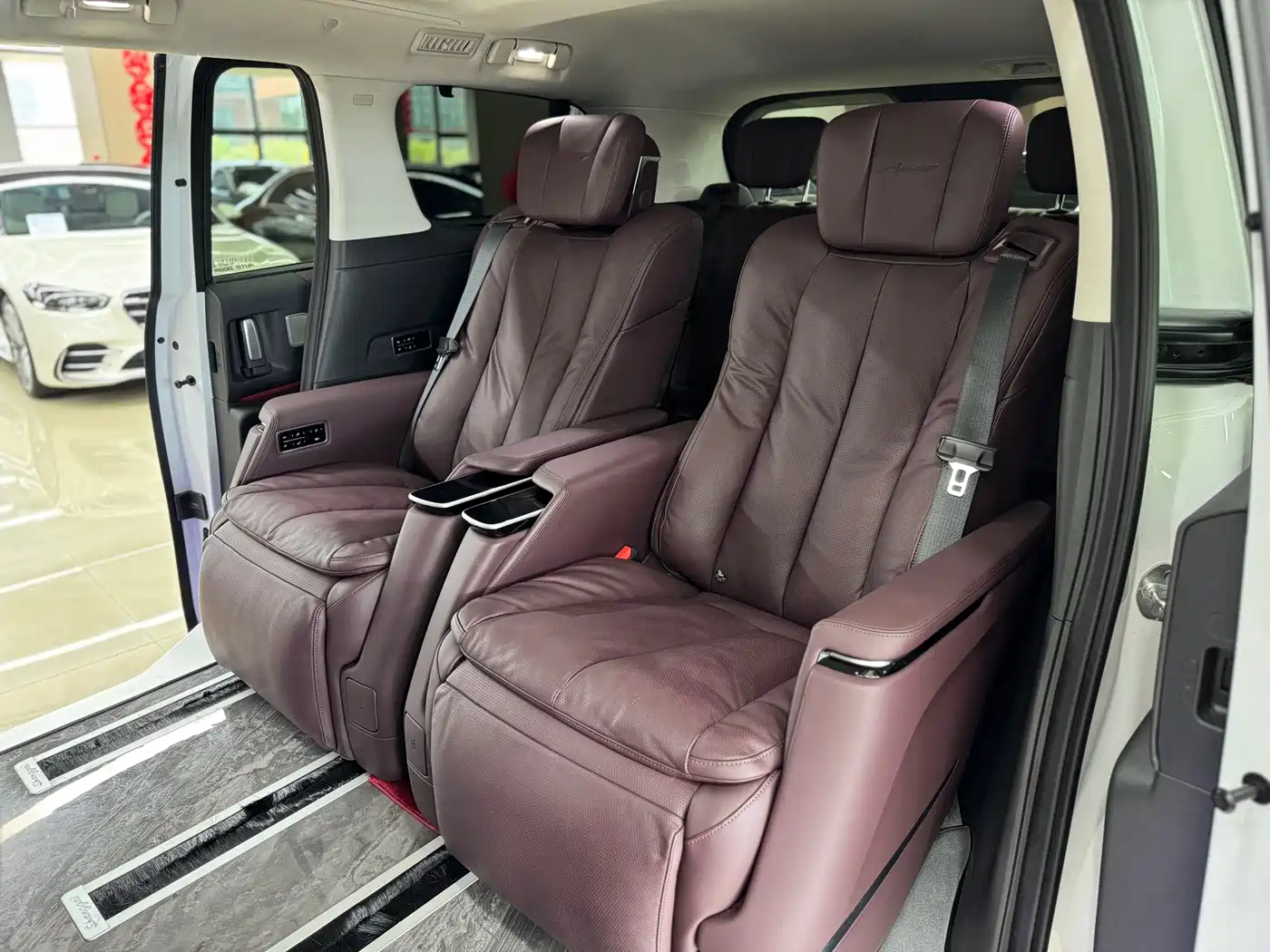 Buick Century 2025 2.0T 7-Seater World Edition фото 25