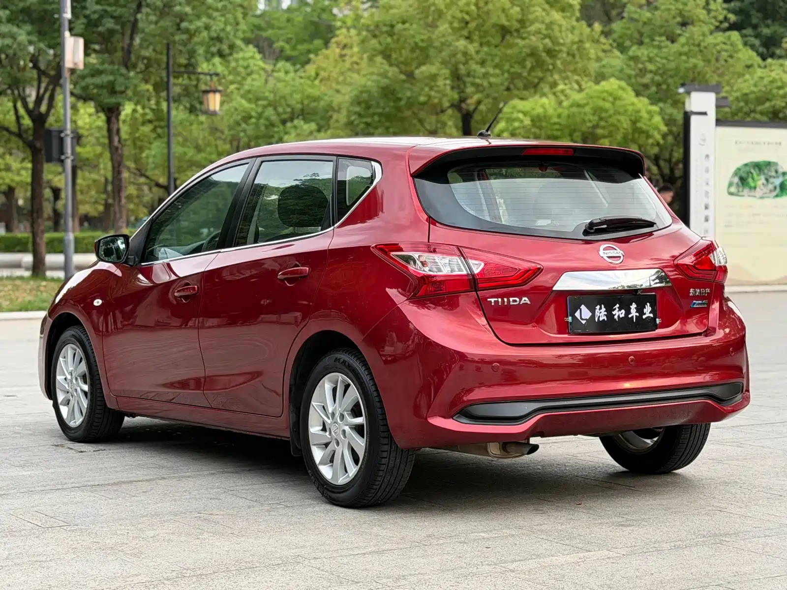 Photo 16 - Nissan Tiida