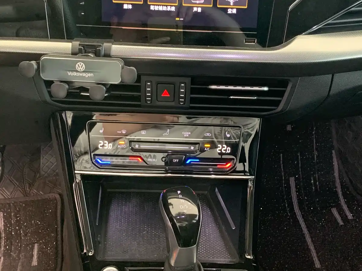 Volkswagen Passat 2023 330TSI Starlight Elite Edition фото 4