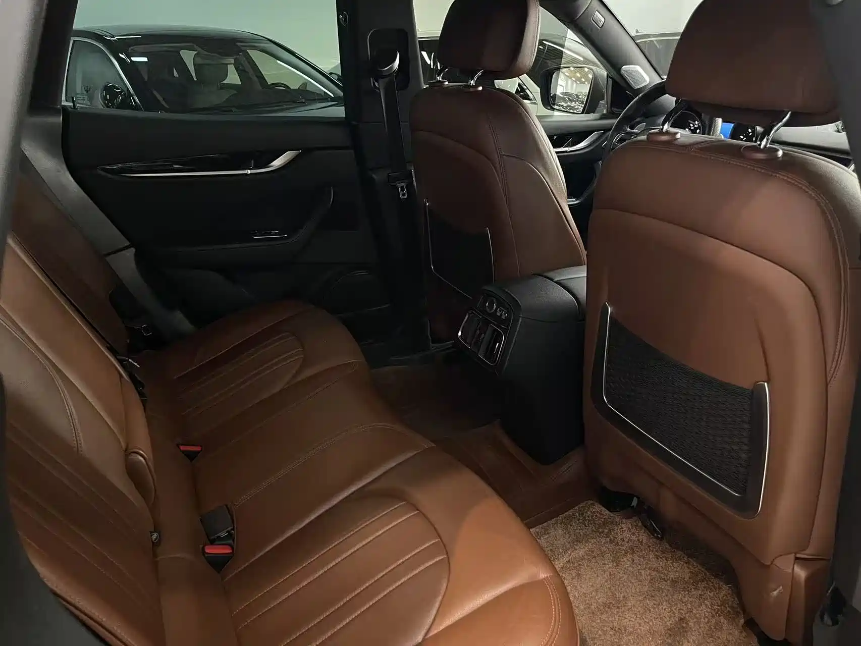 Photo 14 - Maserati Levante