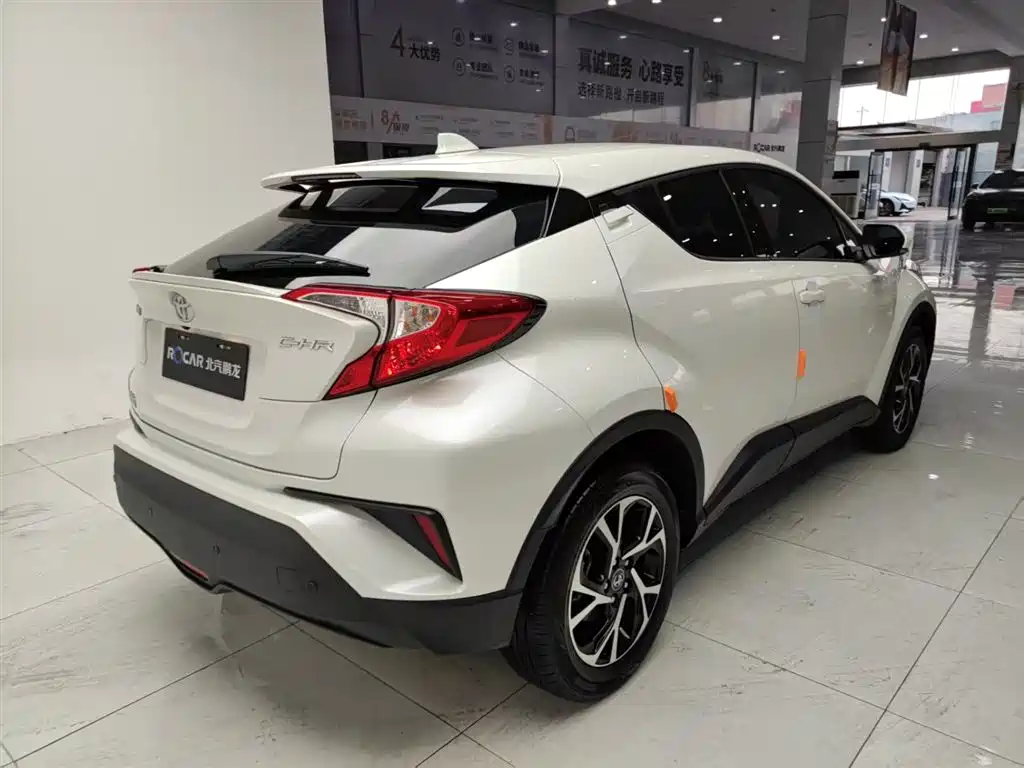 Toyota C-HR 2020 Model 2.0L Leading фото 16