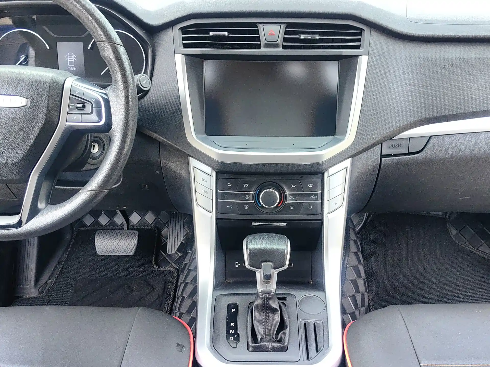Фото 11 - Maxus Maxus T70