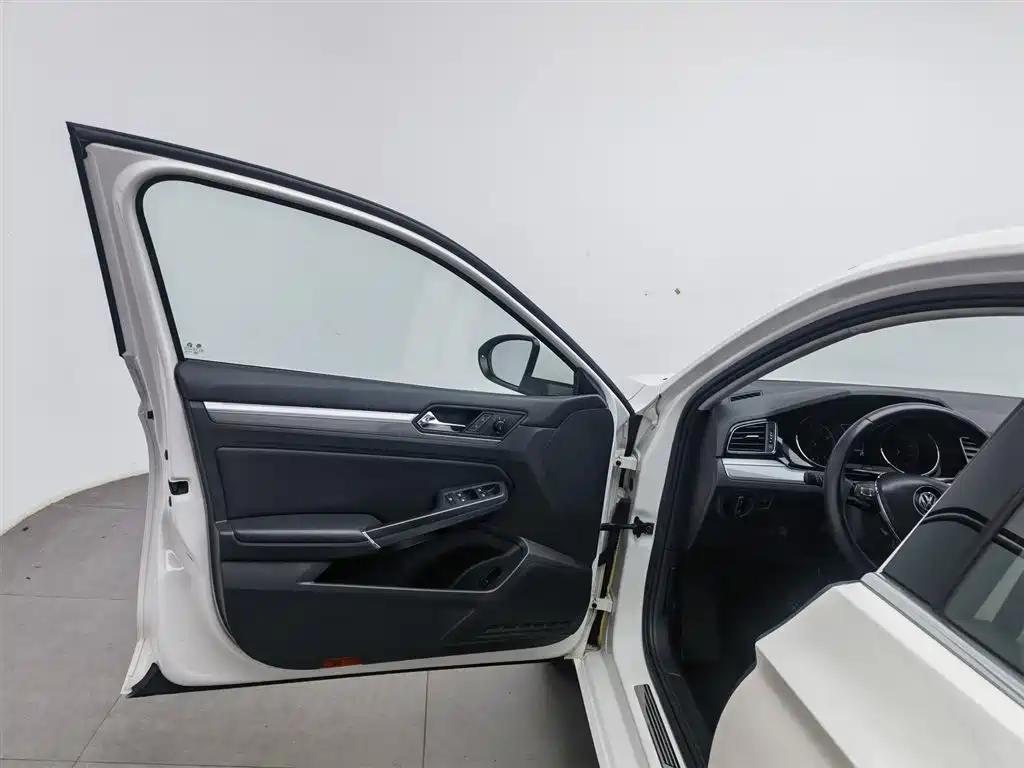 Volkswagen Lamando 2018 280TSI DSG Comfort Edition фото 8