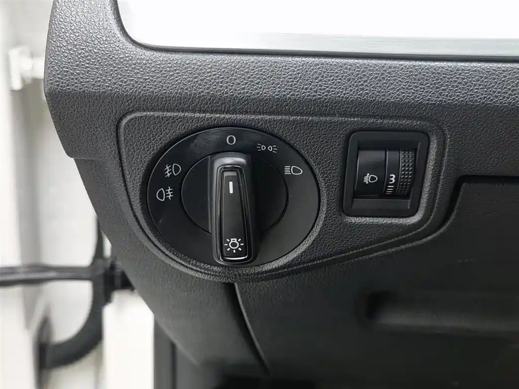 Volkswagen Lamando 2018 280TSI DSG Comfort Edition фото 21