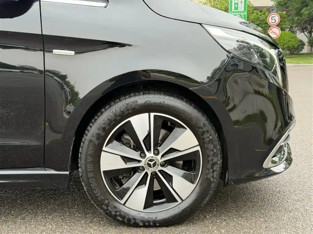 Mercedes-Benz V-Class 2022 V 260 L Long Wheelbase Prestige Edition фото 4