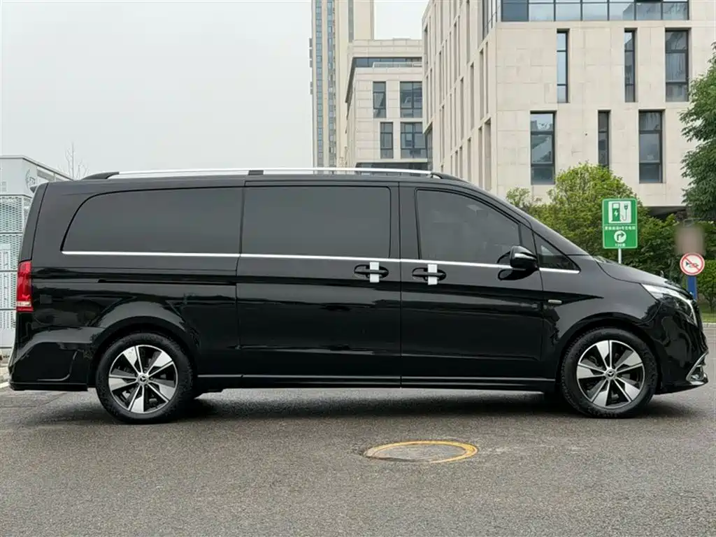 Mercedes-Benz V-Class 2022 V 260 L Long Wheelbase Prestige Edition фото 10