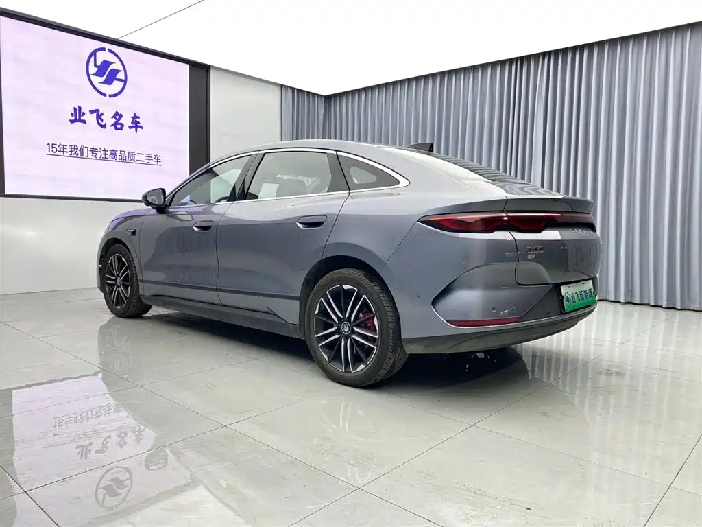 BYD QIN L