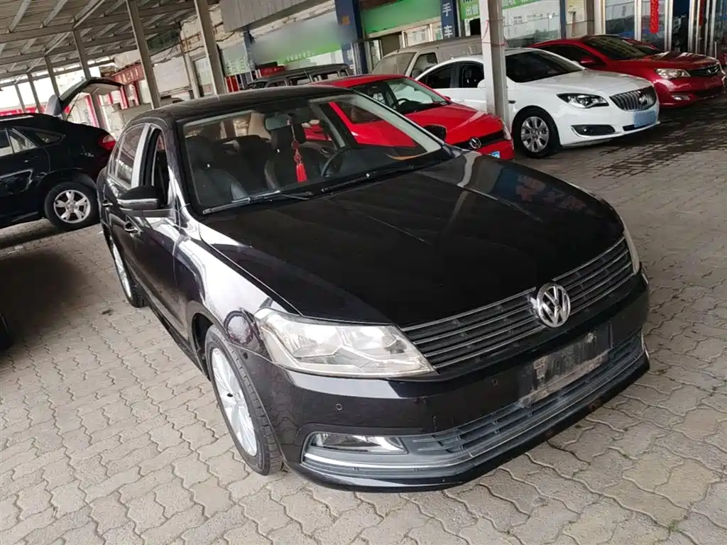 Volkswagen Lavida 2015 230TSI DSG Comfort Edition фото 4
