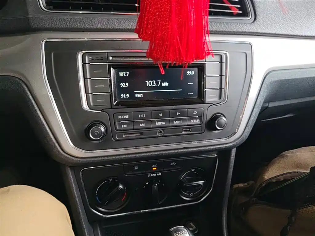 Volkswagen Lavida 2015 230TSI DSG Comfort Edition фото 13