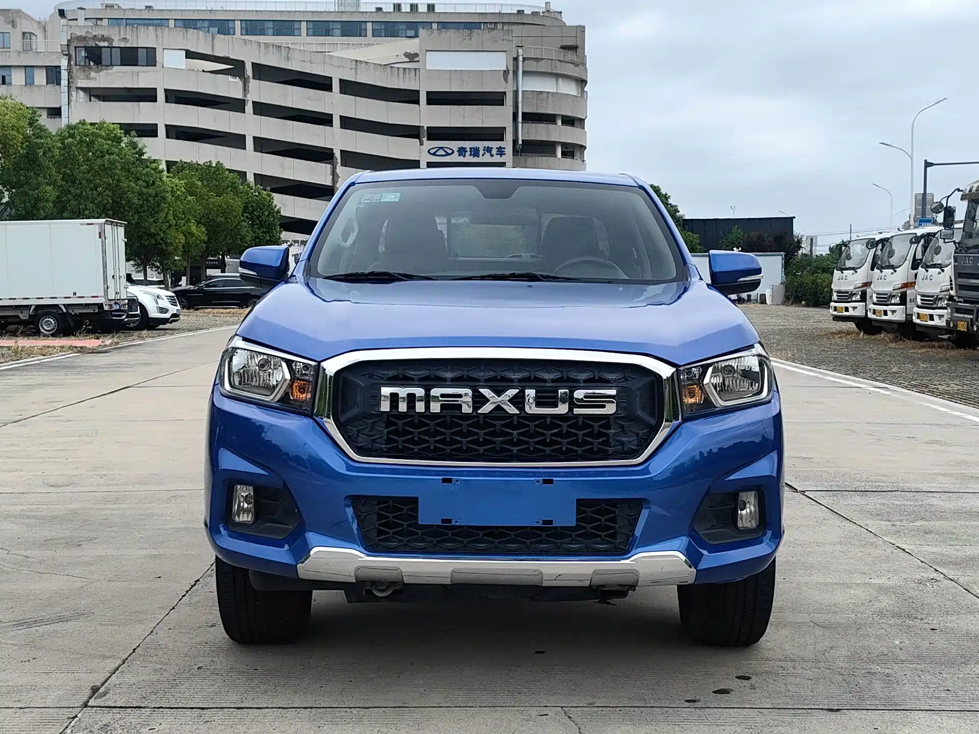 Фото 2 - Maxus Maxus T70