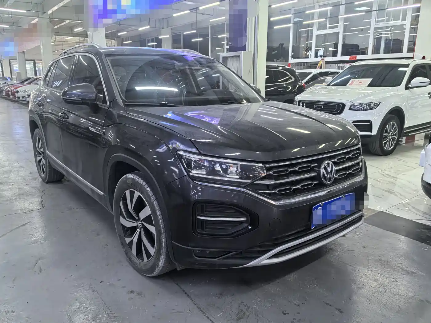 Volkswagen Tayron 2022 330TSI 2WD Luxury Smart Connect Edition фото 3
