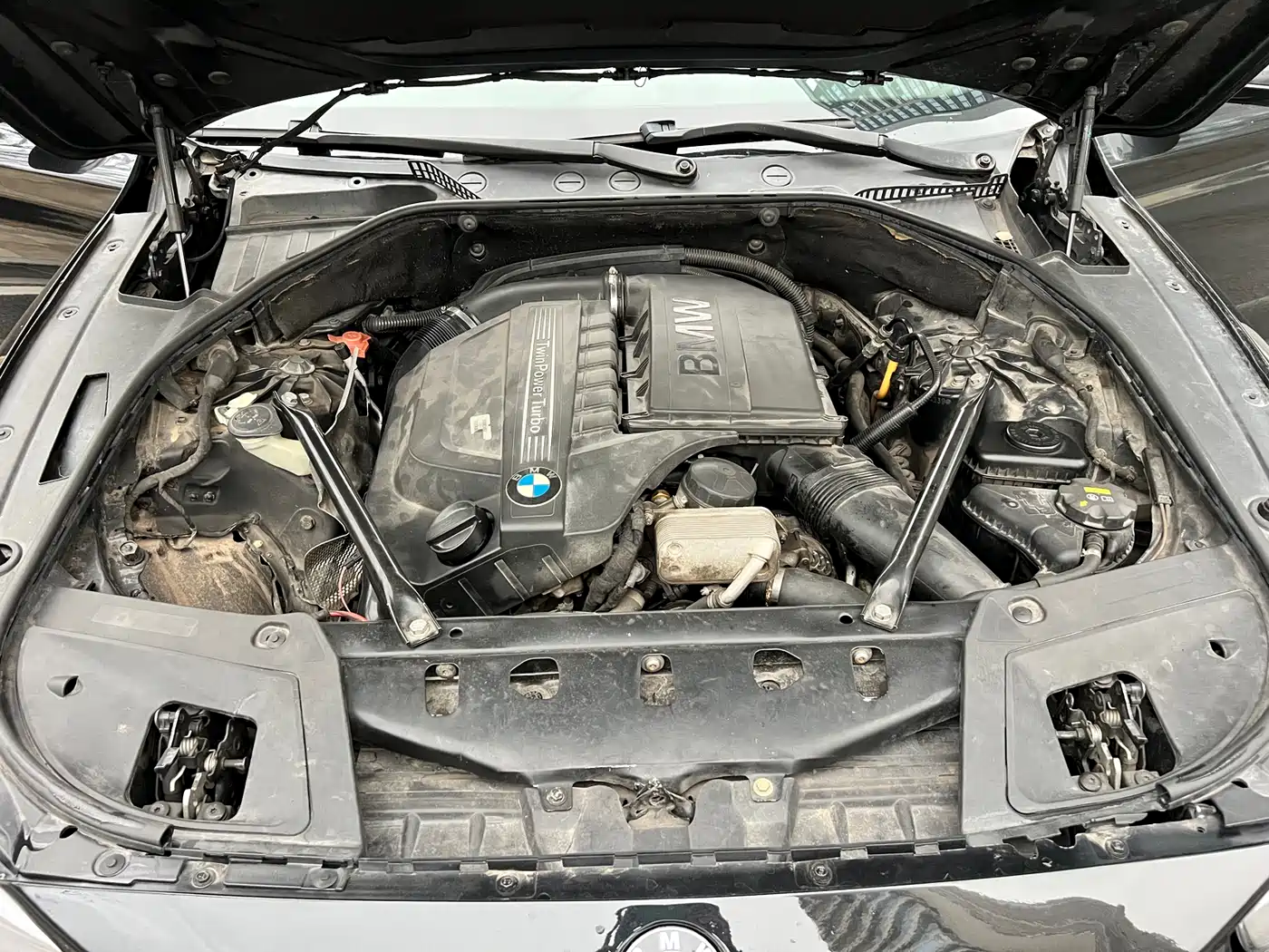 BMW 5 Series GT 2011 535i xDrive Luxury Model фото 29