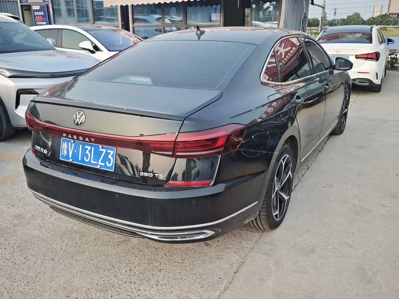 Volkswagen Passat 2025 Outstanding 380TSI Dragon Soaring Edition фото 7
