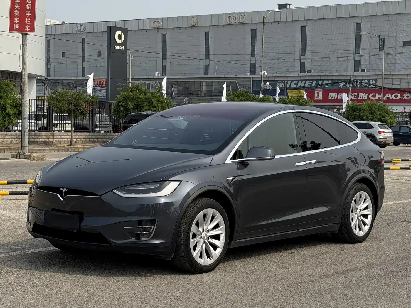 TESLA MODEL X