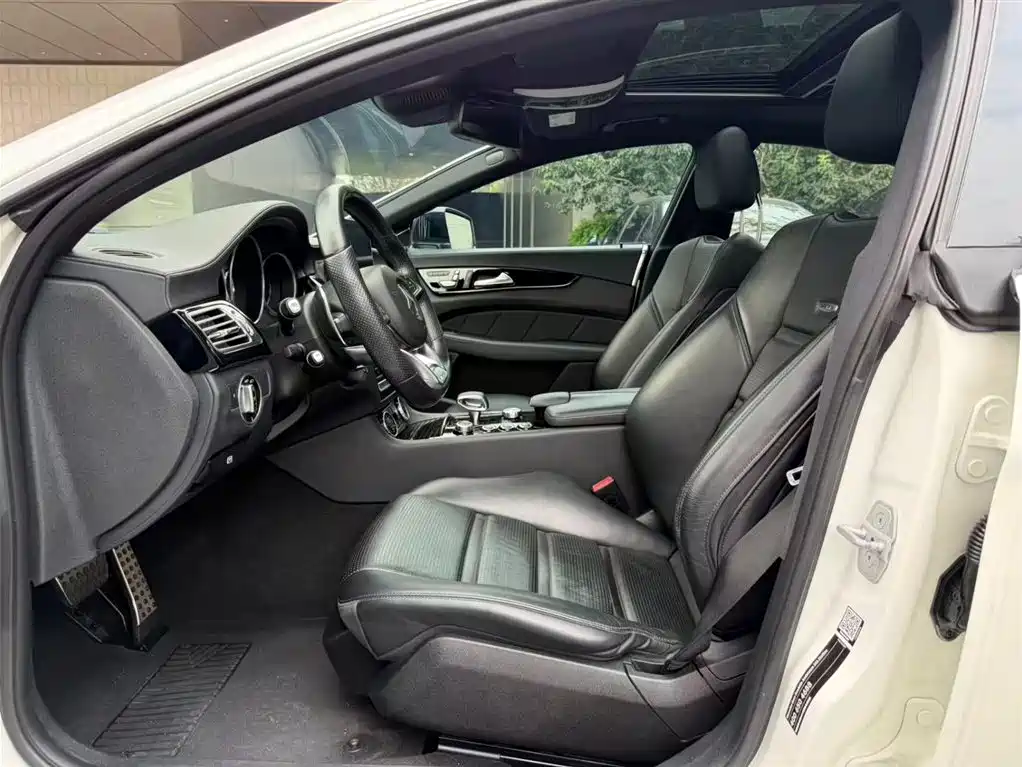 Mercedes-Benz CLS AMG 2015 AMG CLS 63 4MATIC фото 3
