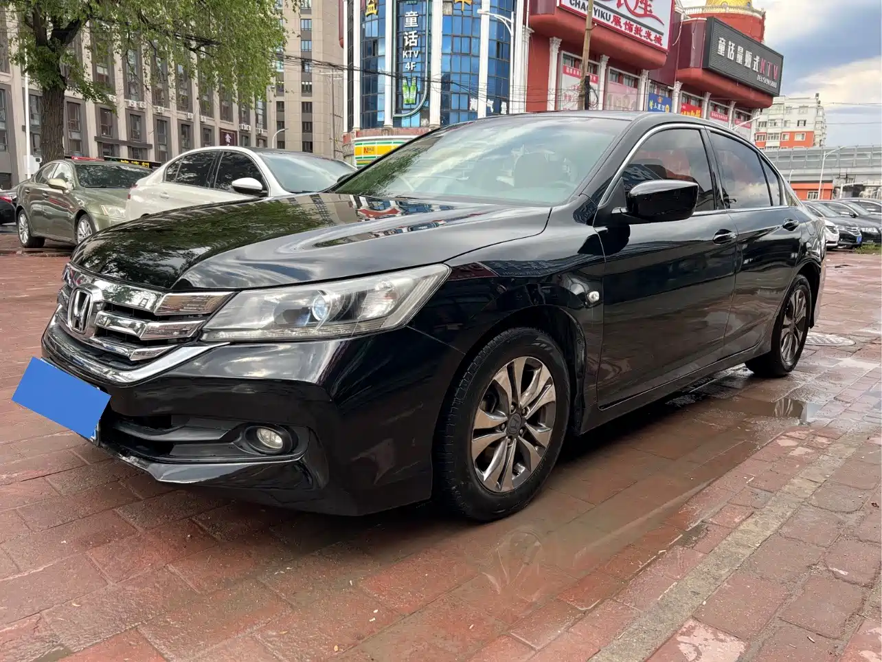 Фото 1 - Honda Accord