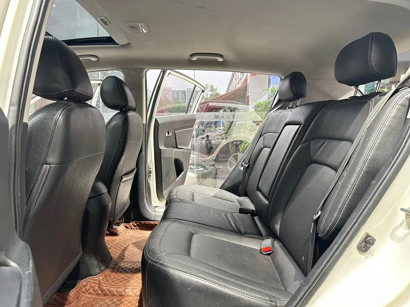 Kia Sportage 2011 2.0L Automatic 2WD GLS фото 12
