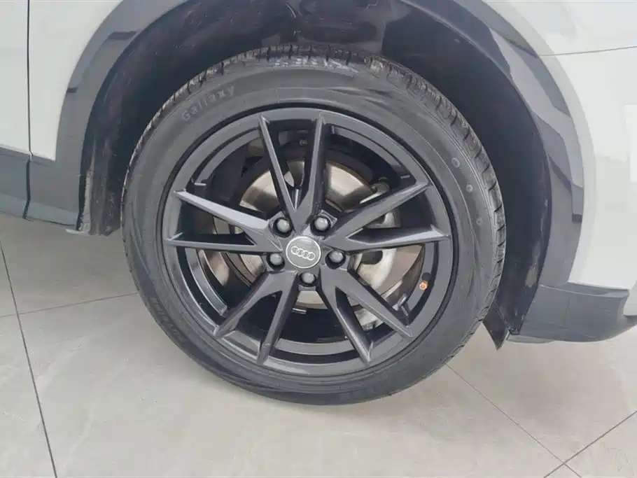 Audi Q2L 2018 35 TFSI Launch Exclusive Edition China VI фото 6
