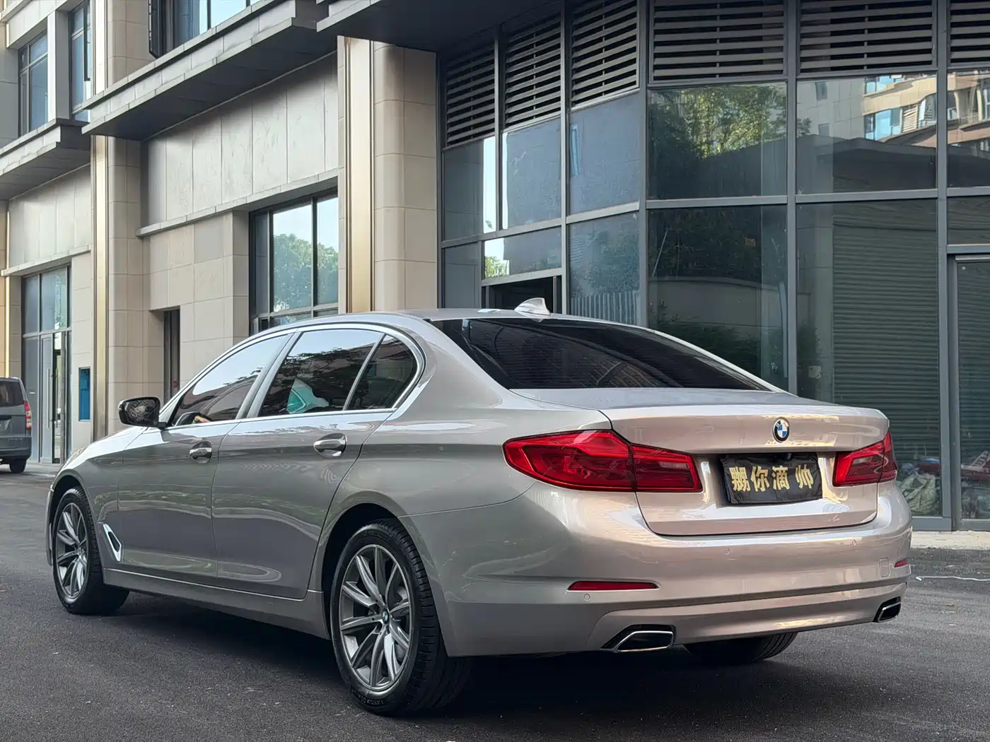 BMW 5 Series 2018 528Li Launch Special Edition фото 4