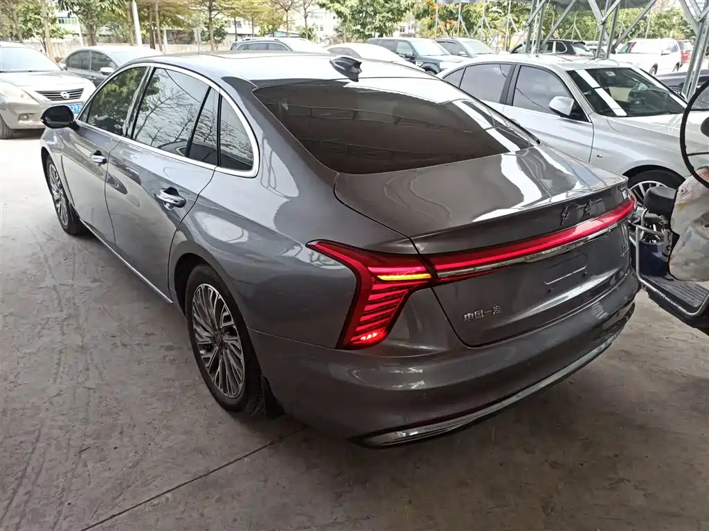 Hongqi H5 2023 2.0T Auto Smart Connect Flag Comfort фото 23
