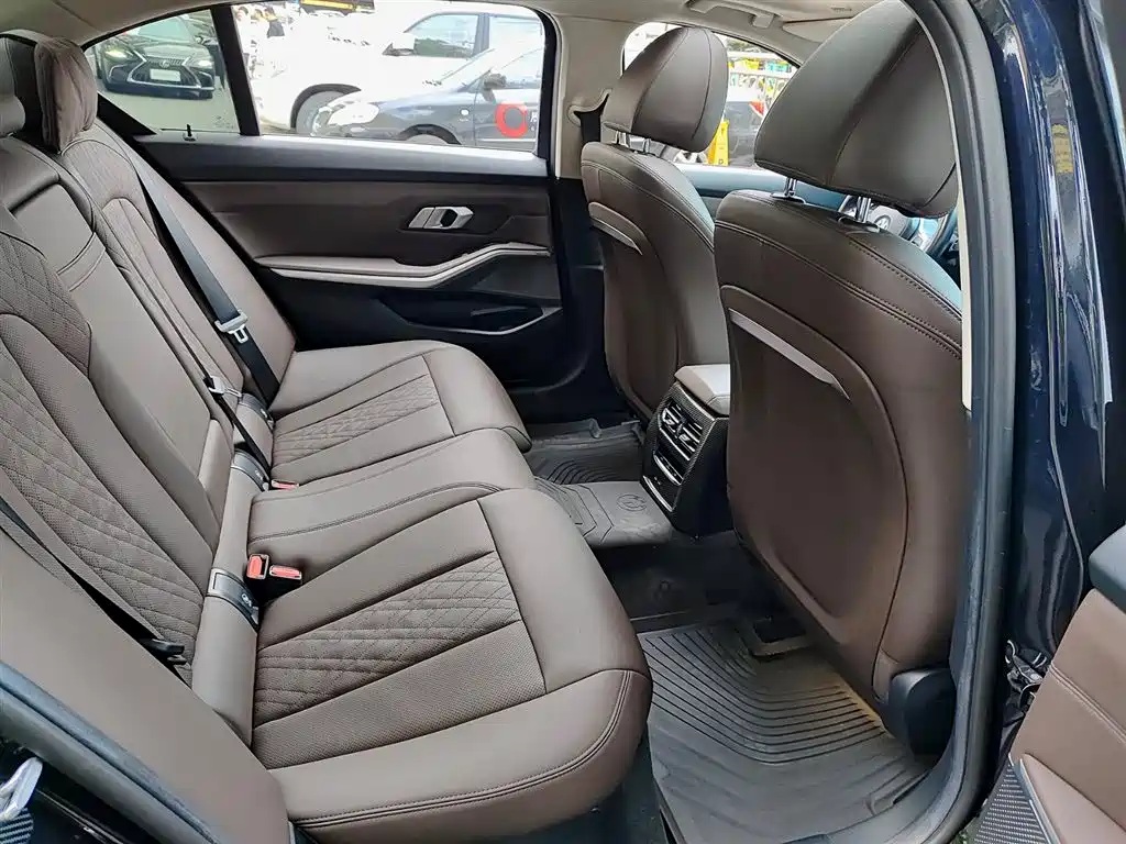 BMW i3 2023 eDrive 40 L Shadowline Package фото 11