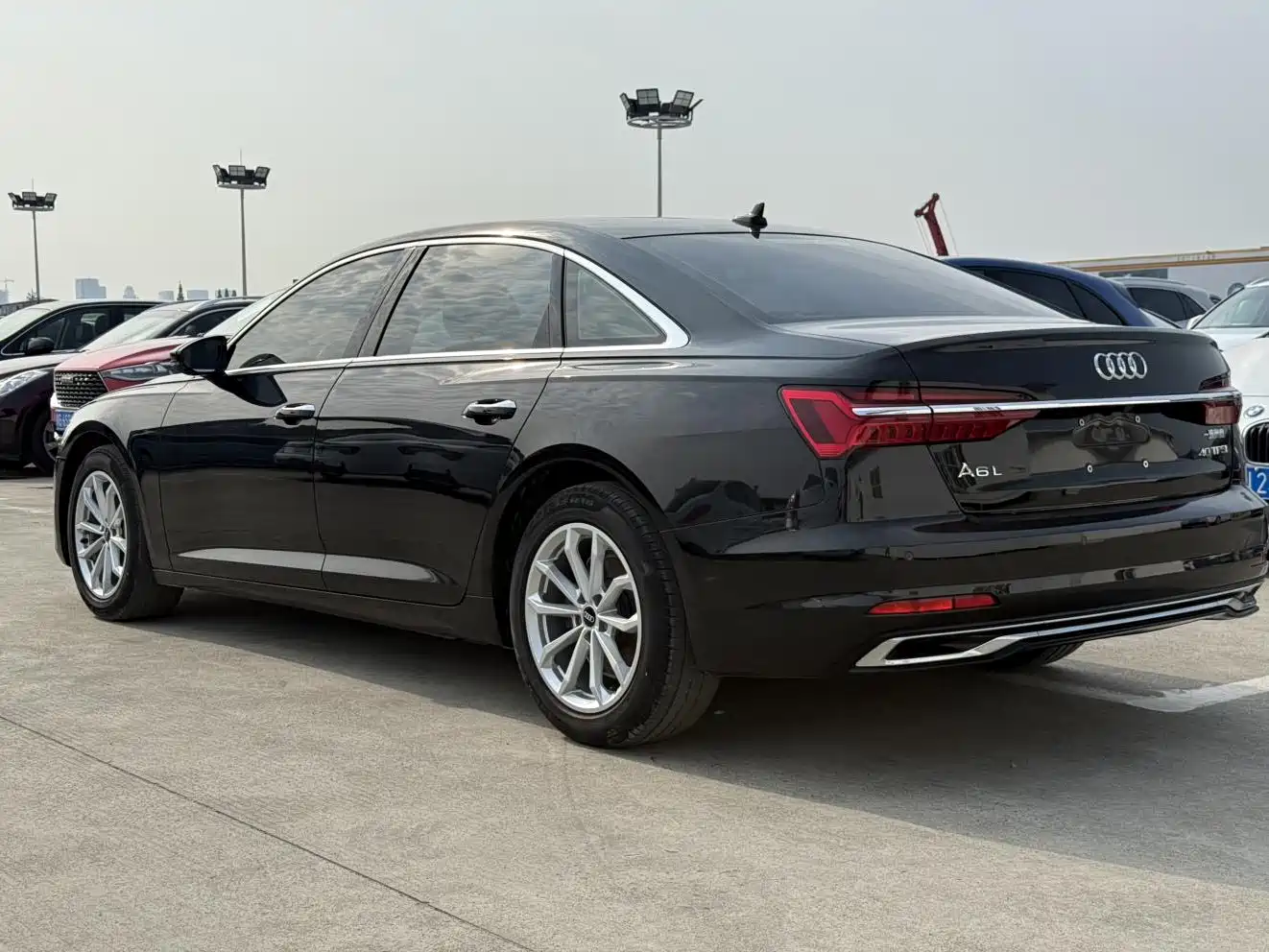 Фото 10 - Audi A6L