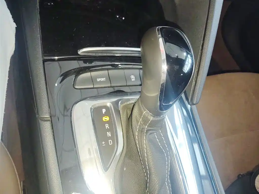 Buick Regal 2019 20T Elite China VI фото 14