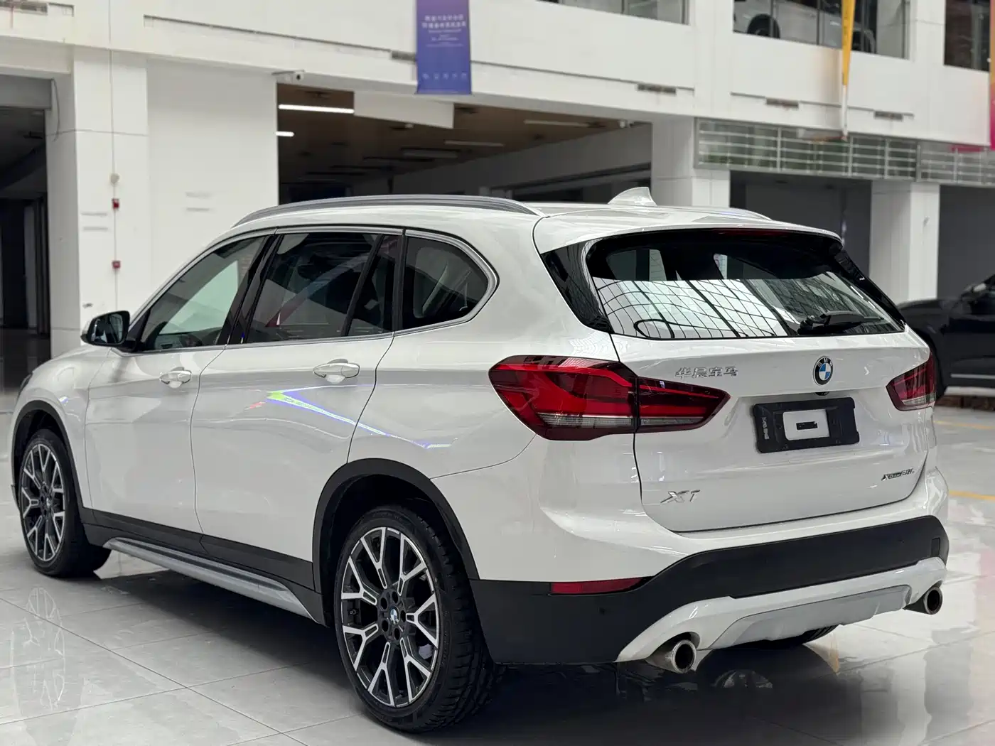 BMW X1 2020 xDrive25Li Premium Edition фото 6