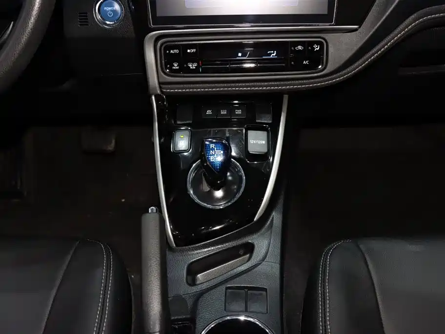 Toyota Corolla 2017 Facelift Hybrid 1.8L E-CVT Leading Edition фото 15