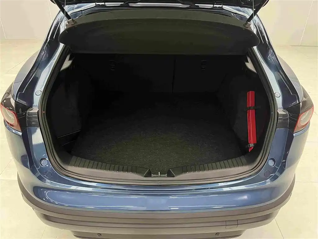 Photo 6 - Mazda CX-4