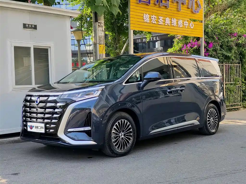 Denza D9 2022 DM-i 970 All-Wheel Drive Honor Edition