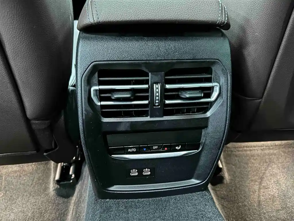 BMW 3 Series 2023 320i M Sport Package фото 15