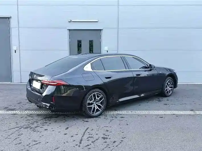 BMW i5 2025 2025 eDrive 35L M Sport Package