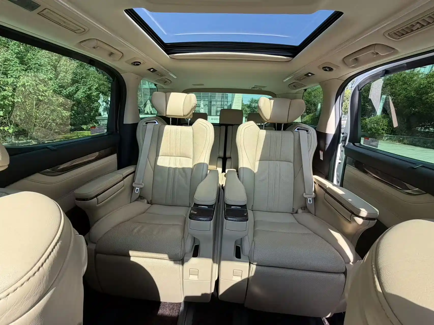 Фото 11 - Toyota Vellfire