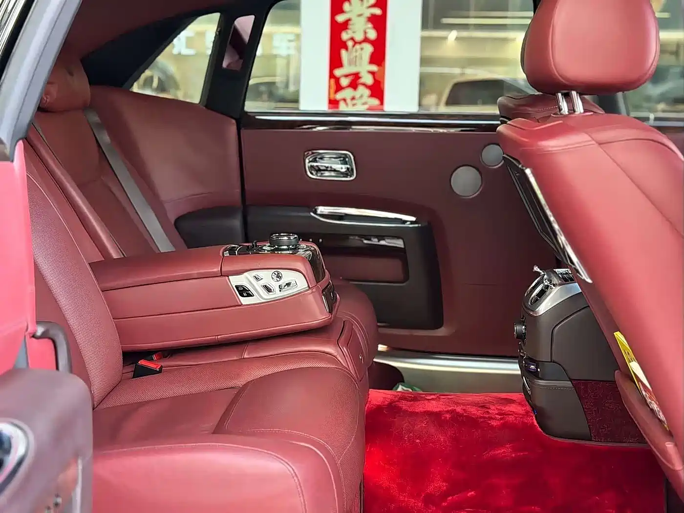 Rolls-Royce Ghost 2019 2018 6.6T Long Wheelbase Edition