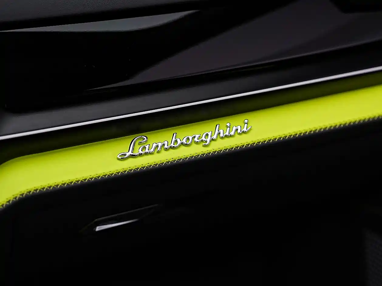 Lamborghini Urus SE 2025 4.0T Standard Edition фото 18