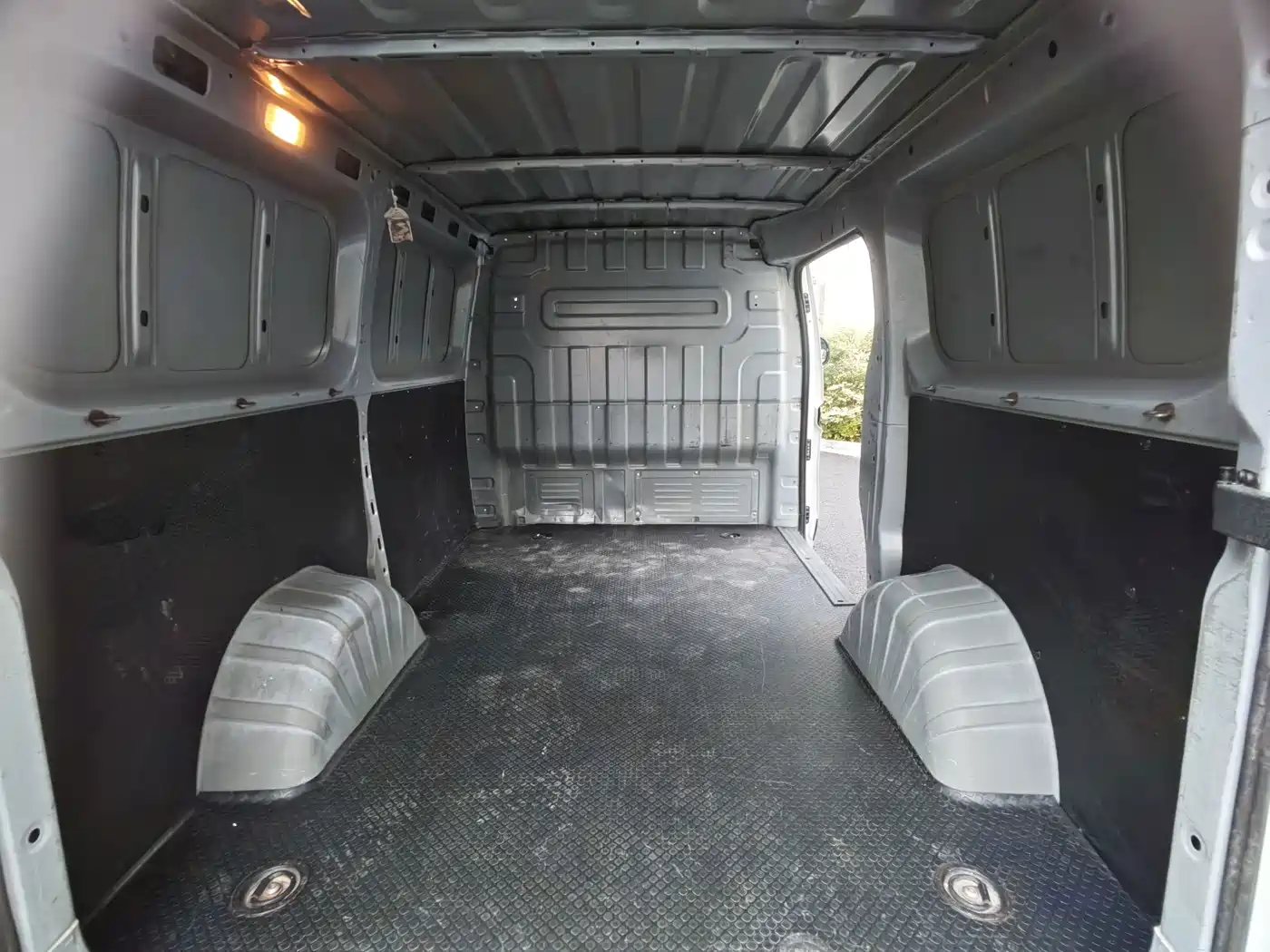 Maxus Dana V1 2023 2023 V1 Short Wheelbase Low Roof (42kWh)