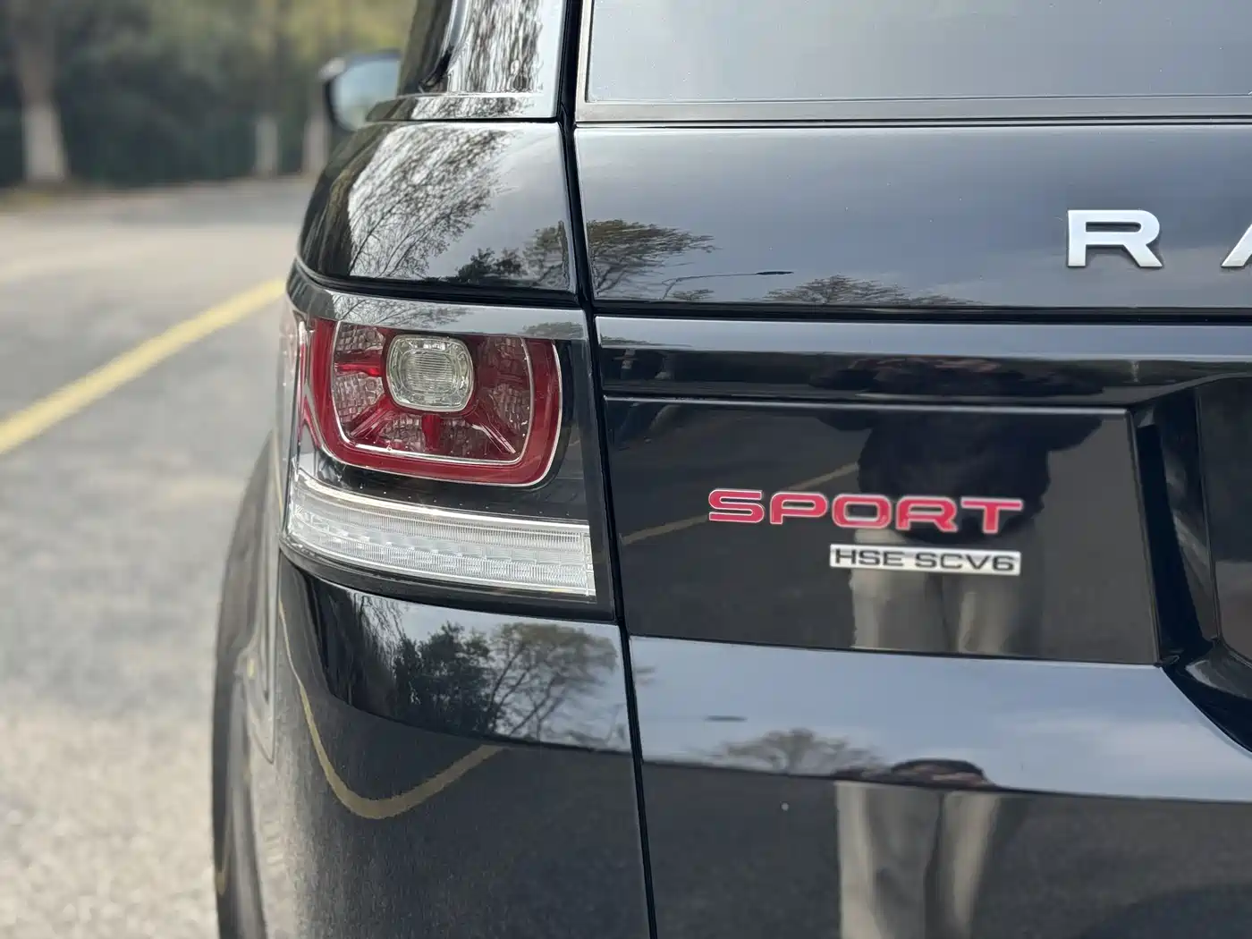 Land Rover Range Rover Sport 2016 Model 3.0 SC V6 HSE DYNAMIC фото 9