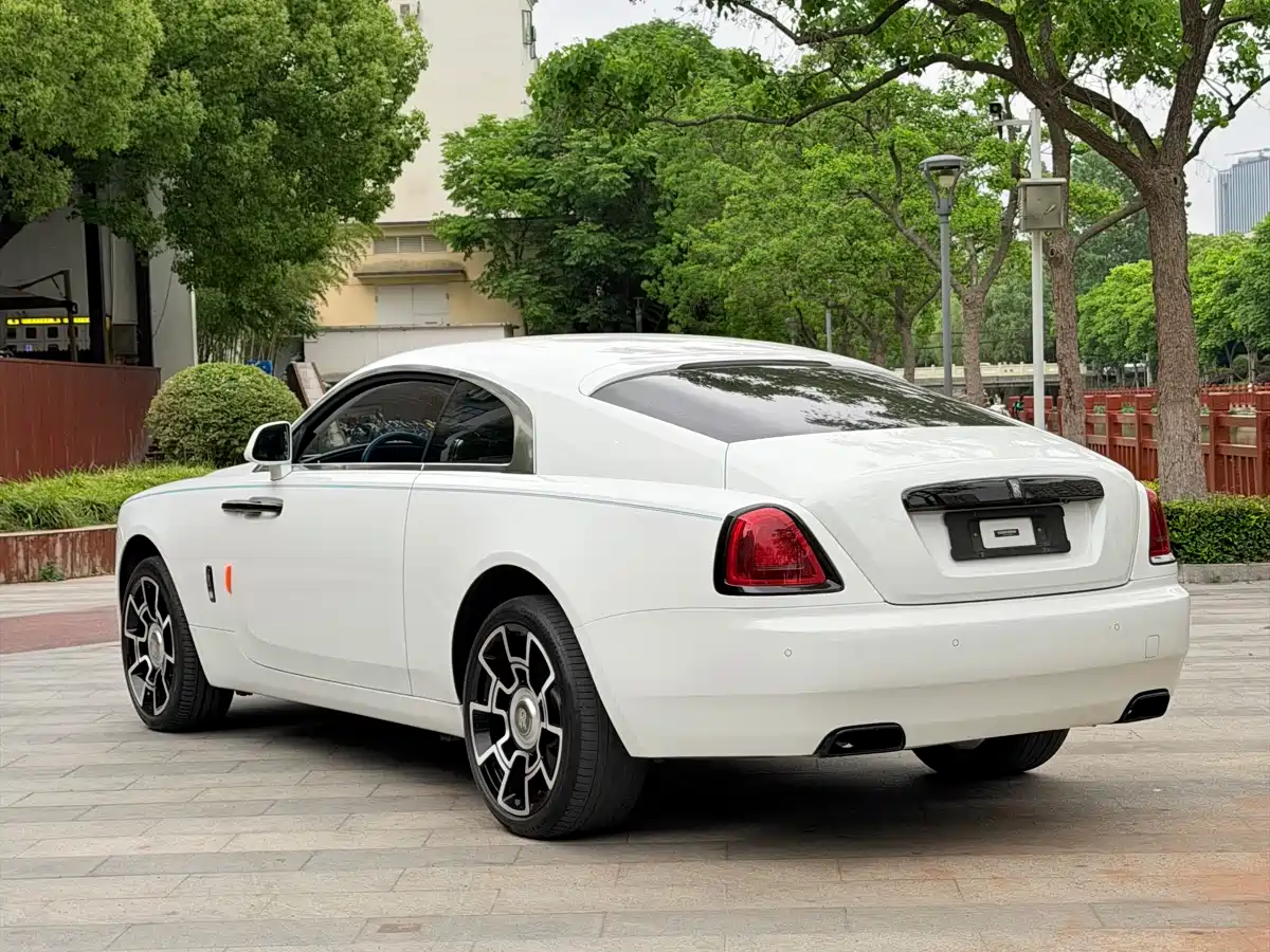 ROLLS-ROYCE PHANTOM
