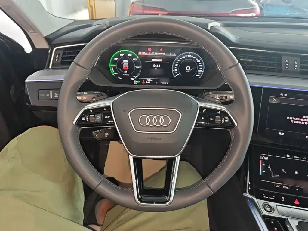 Audi e-tron 2026 2021 50 quattro Luxury