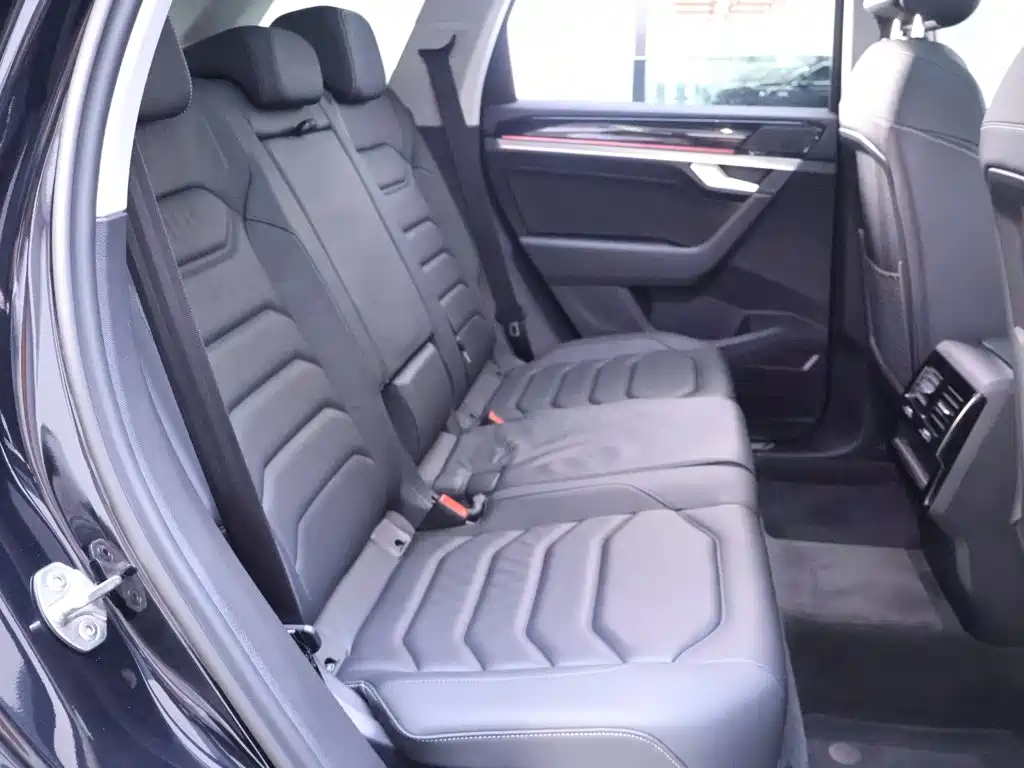Фото 22 - Volkswagen Touareg