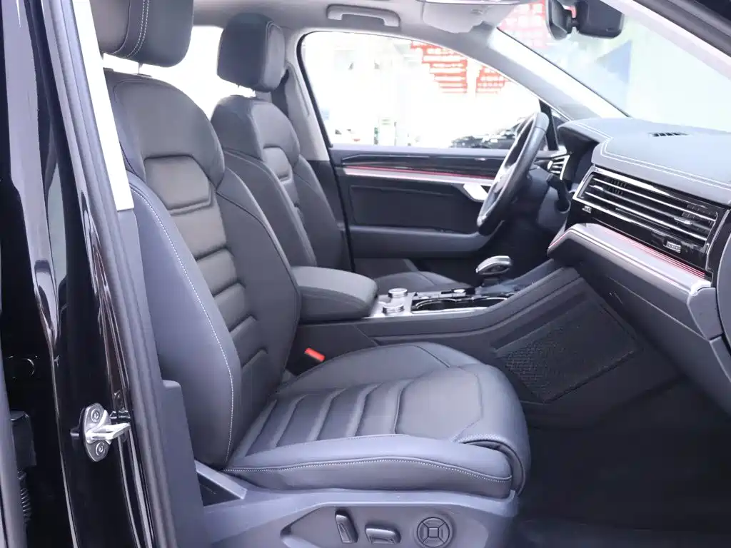 Фото 21 - Volkswagen Touareg