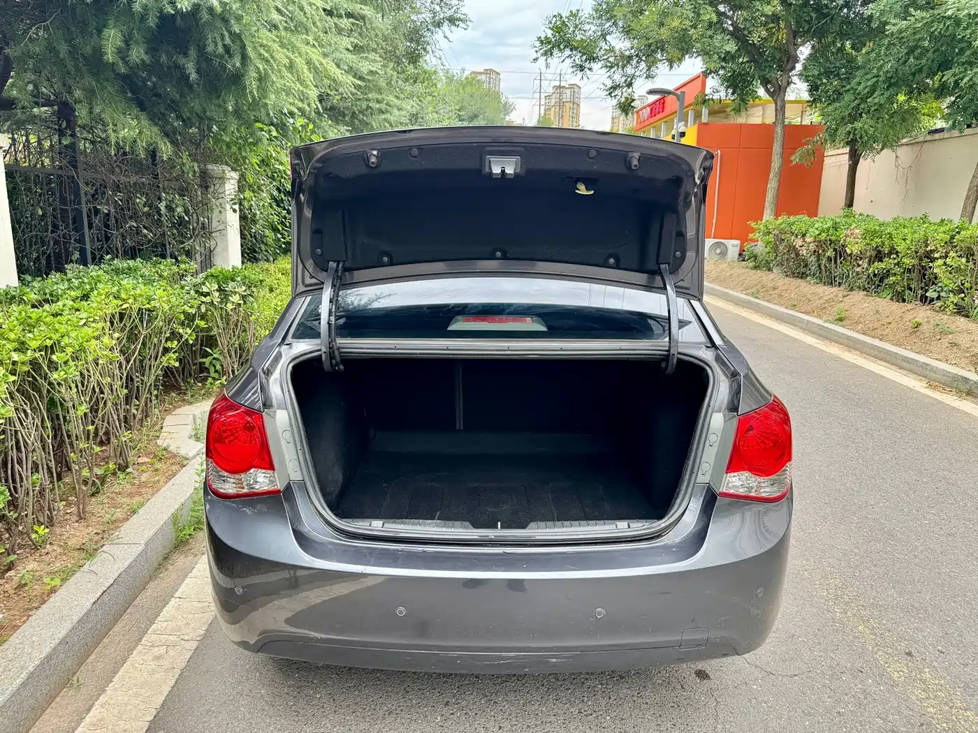 Chevrolet Cruze 2011 2011 1.6L SE MT Transformers Edition